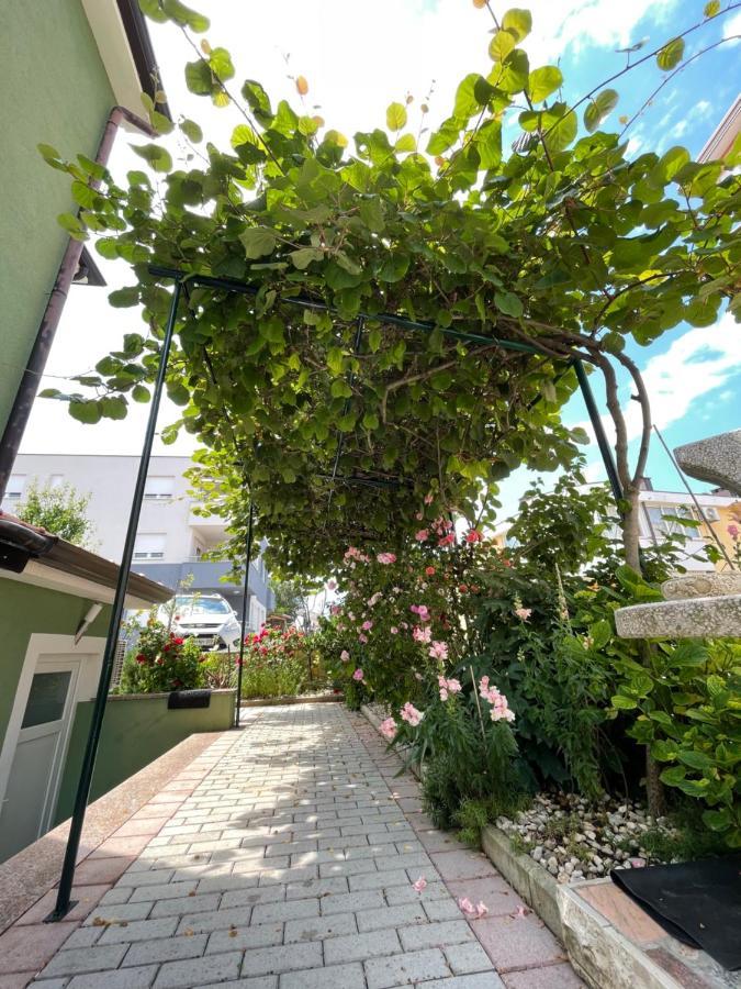 Zajim Apartment Umag Bagian luar foto
